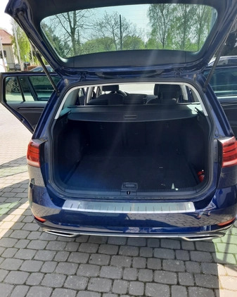 Volkswagen Golf cena 72000 przebieg: 107000, rok produkcji 2019 z Warszawa małe 67